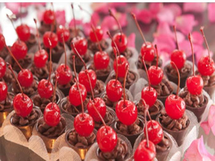 copinhos de brigadeiro com cereja